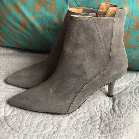 Gray suede boot - Picture 3 of 7